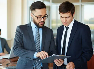 Provides expertise on legal matters and compliance. - 开云官网